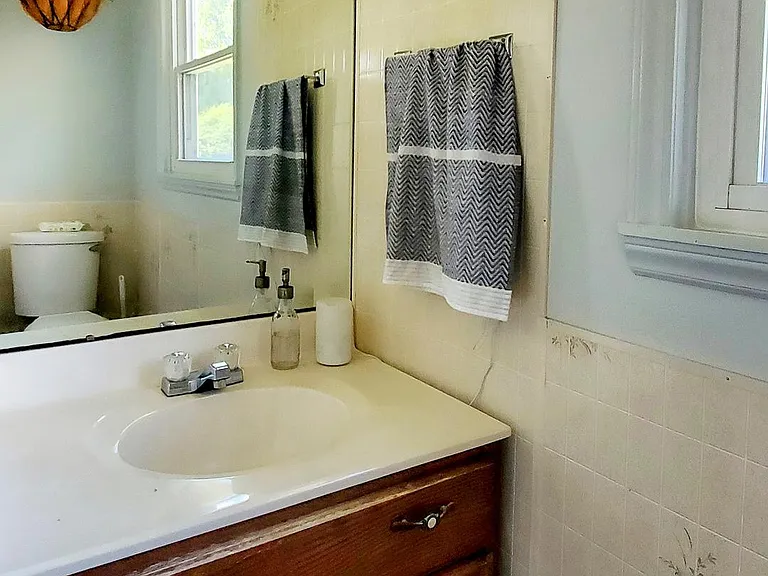 1/2 Bath