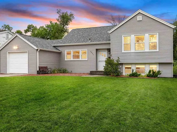 2421 12th Ave SE, Cedar Rapids, IA 52403