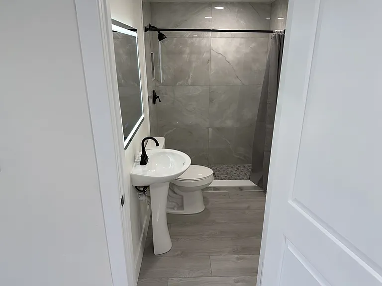 539 Sunset Blvd — Photo 16