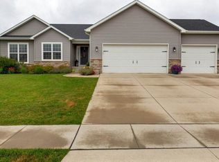 1409 Rocky Ridge Rd, Cedar Falls, IA 50613