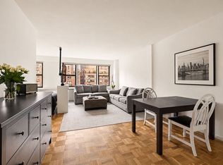 345 E 52nd St APT 9A, New York, NY 10022