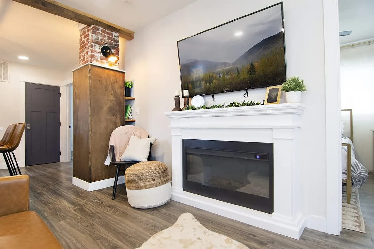 2 bed, 1.0 bath, $3,581 — Photo 3