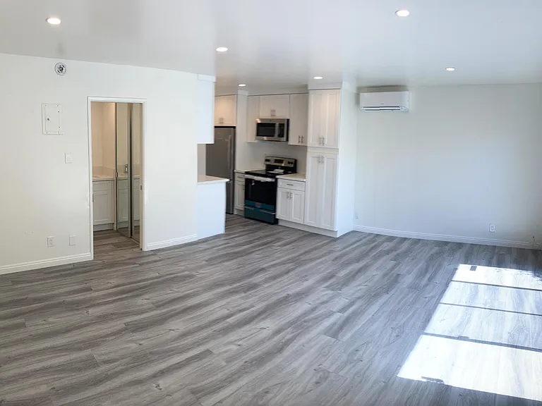 23 23rd Ave #2 — Photo 1