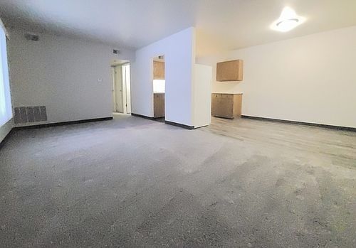 3rd image of 404 S 16th Ave APT 8