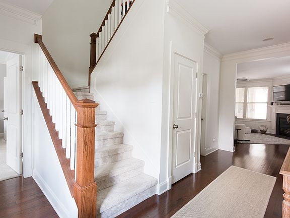 3rd image of 3084 Millerton Way