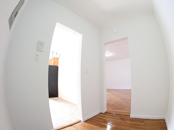4th image of 3230 Steuben Ave #C3-2