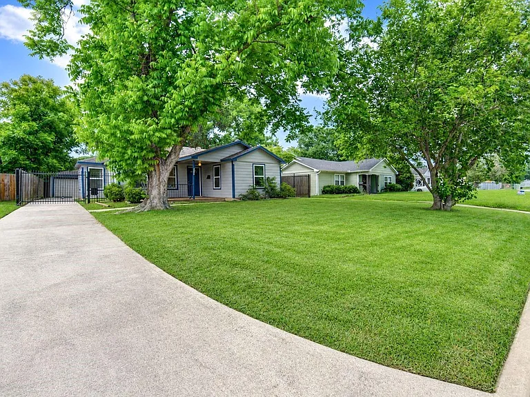 4735 Marietta Ln — Photo 3