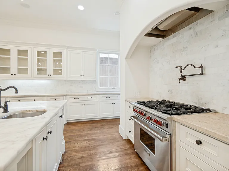 3614 Edgewater Dr — Photo 12