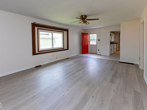 5th image of 885 S 11th St
