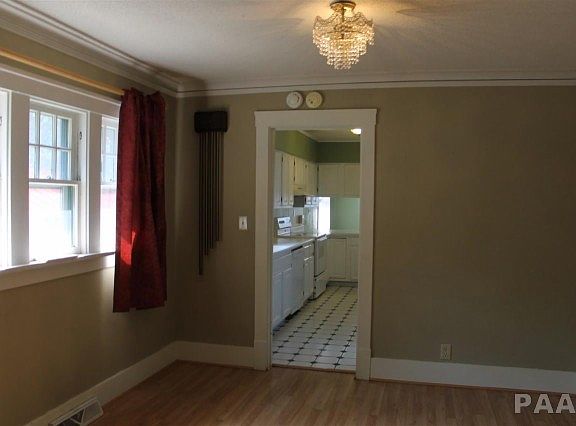5th image of 812 W Corrington Ave