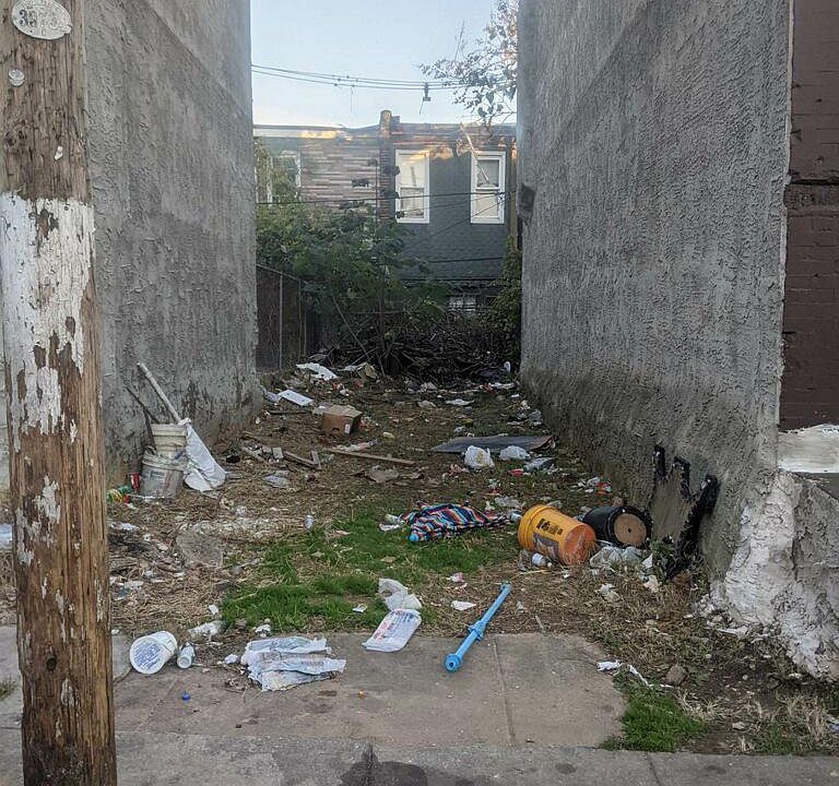 2nd image of 2435 N Chadwick St