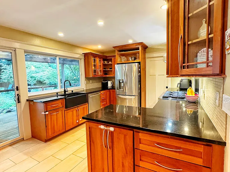 335 Barrow Ct — Photo 9