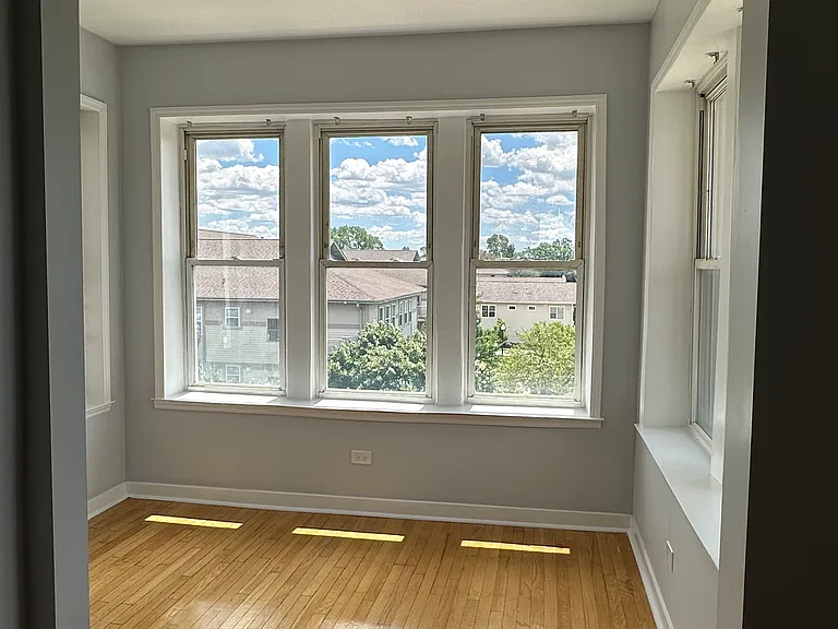 3626 W Polk St — Photo 4