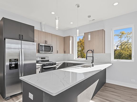 5th image of 6453 S Ingleside Ave #3S