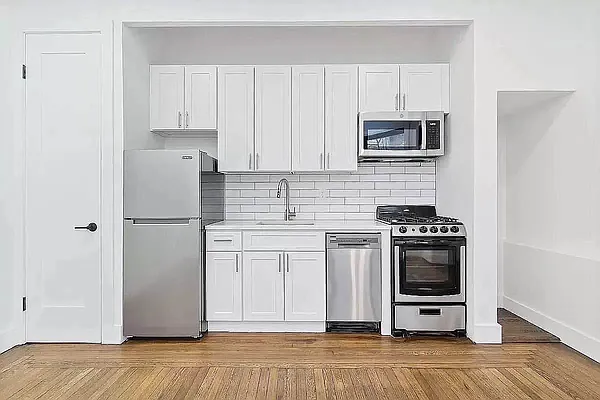 Rented by MOTION New York | media 6