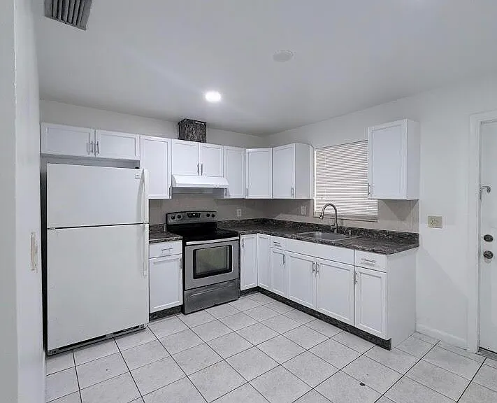 5899 Mango Rd — Photo 4