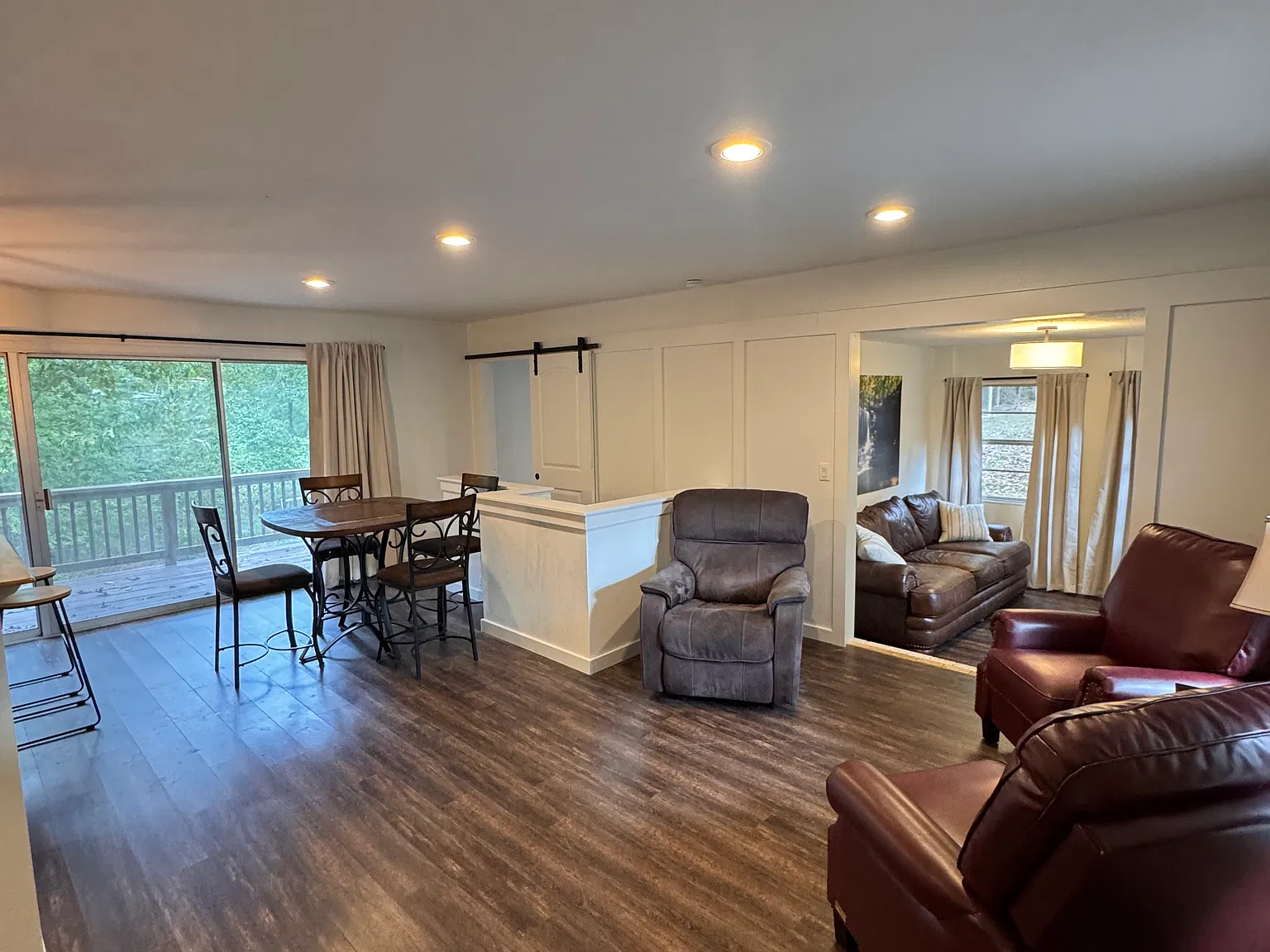 3 bed, 1100 sqft, $2,200 — Photo 3