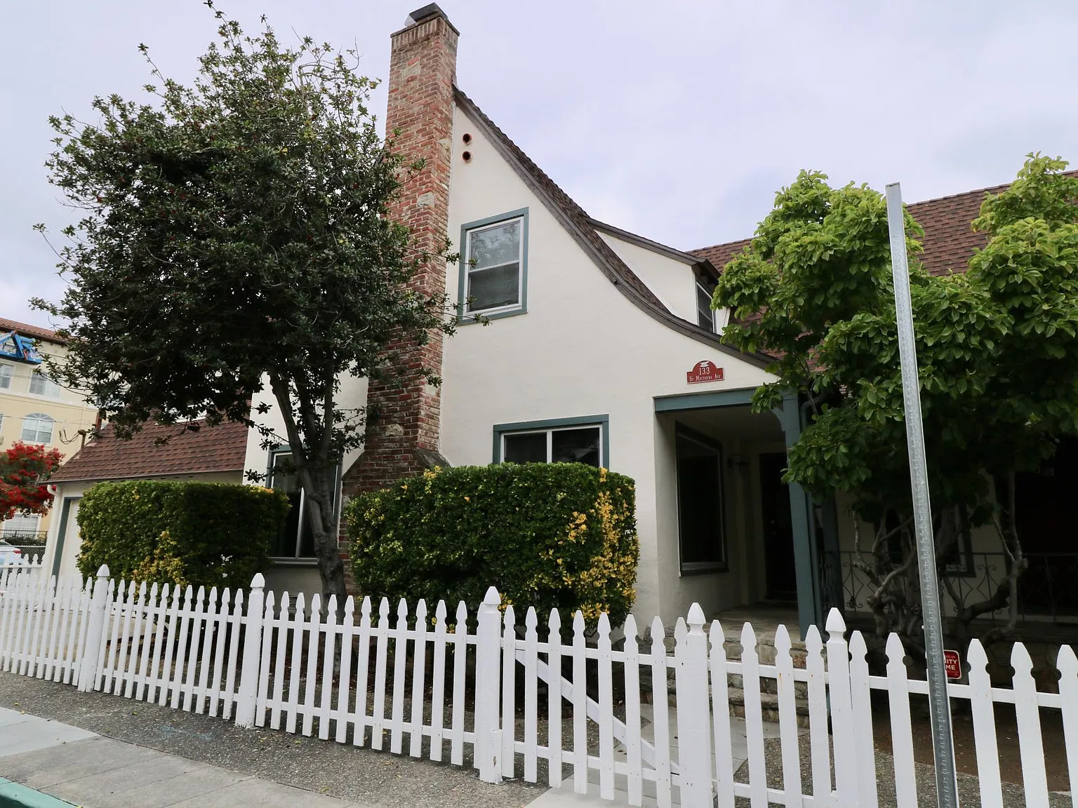 3 bed, 2.5 bath, 2000 sqft, $6,200 — Photo 1