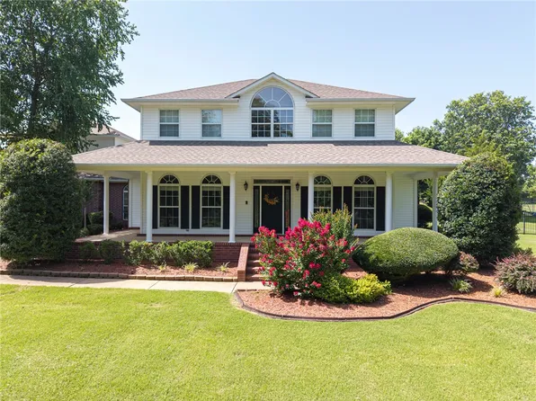 2905 Lakehill Dr, Lavaca, AR 72941