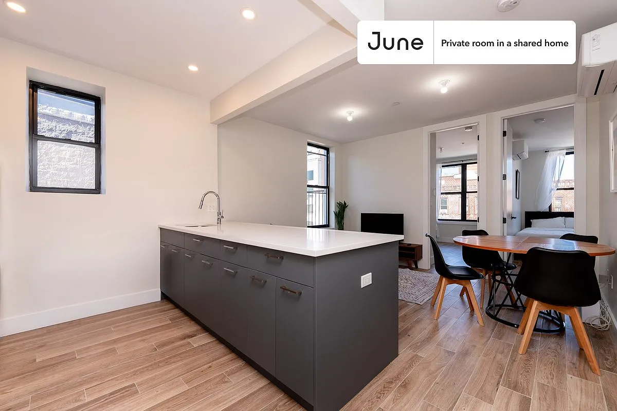 Full bedroom in 2 bed/2 bath home in Crown Heights #1836 B — Photo 4
