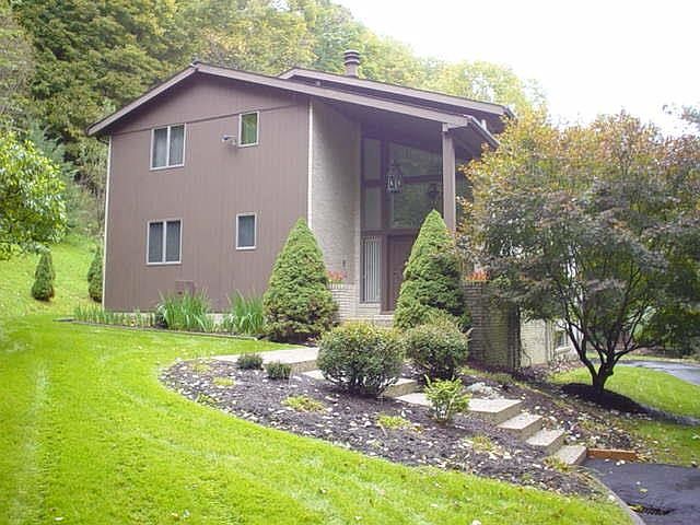 1st image of 207 Barton Dr