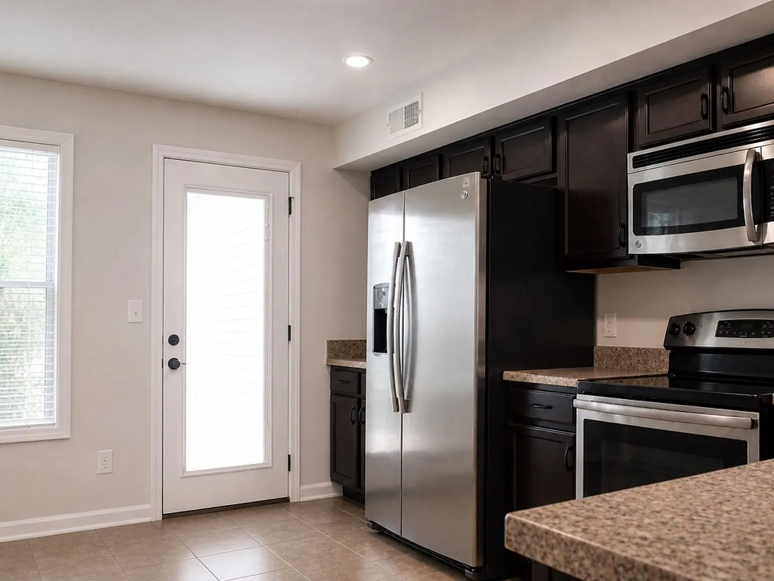 Sonoma Ridge Luxury Apartments — Photo 3