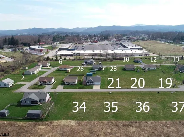 6 Grace Cir, Elkins, WV 26241