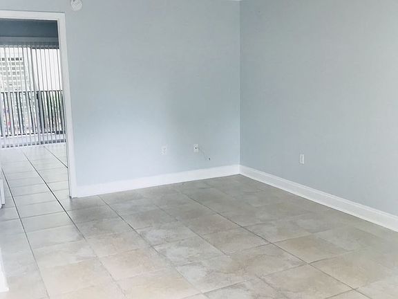3rd image of 2200 Gladys St APT 0103