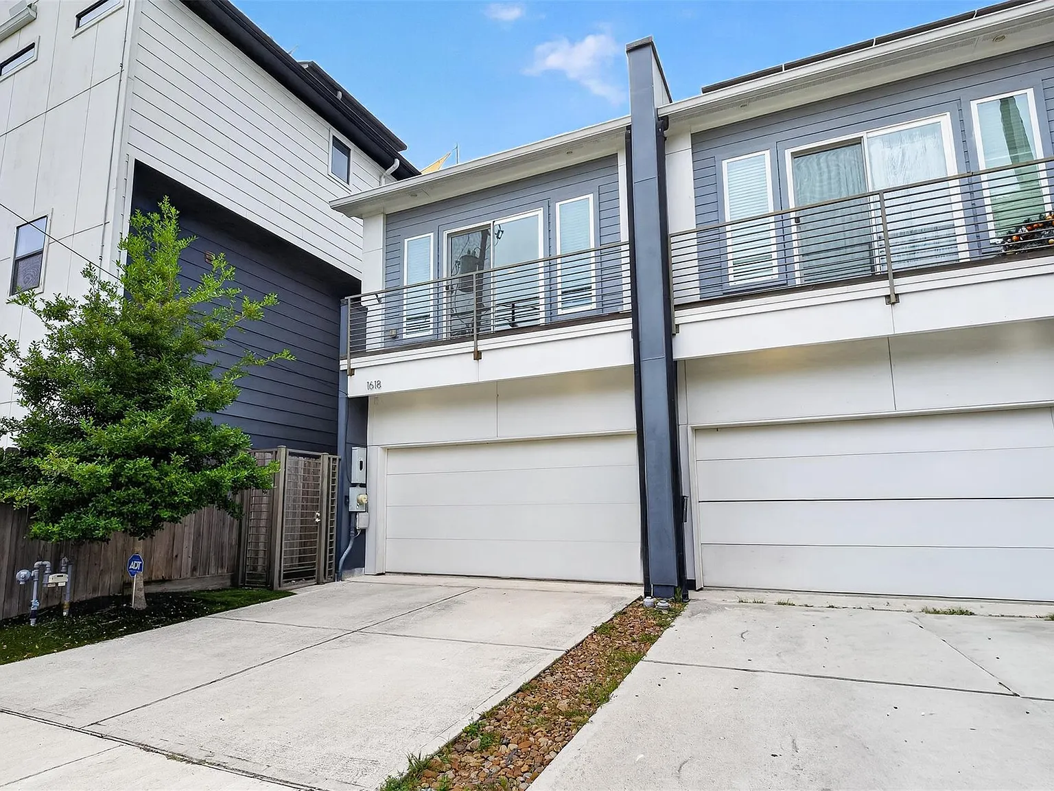 3 bed, 2.5 bath, 2410 sqft, $3,300 — Photo 2