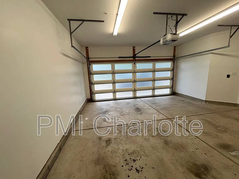 1106 N Alexander St — Photo 22