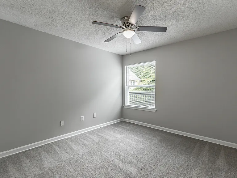 East Ridge Flats and Townhomes — Photo 35
