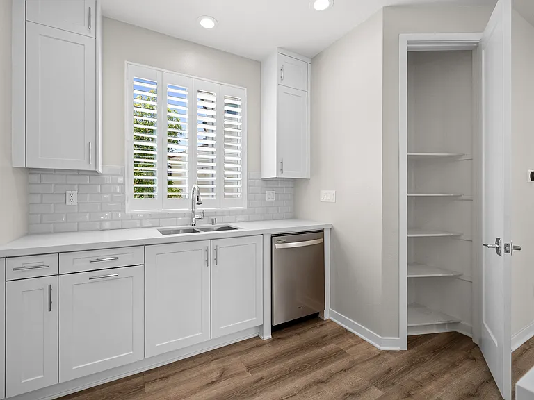 16205 Camden Cir — Photo 23
