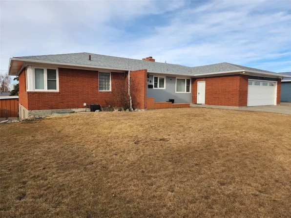 308 9th Ave SE, Cut Bank, MT 59427
