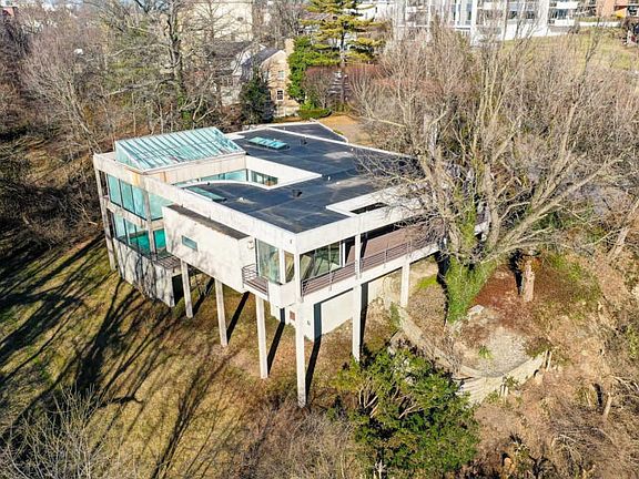 3rd image of 2305 Salutaris Ave