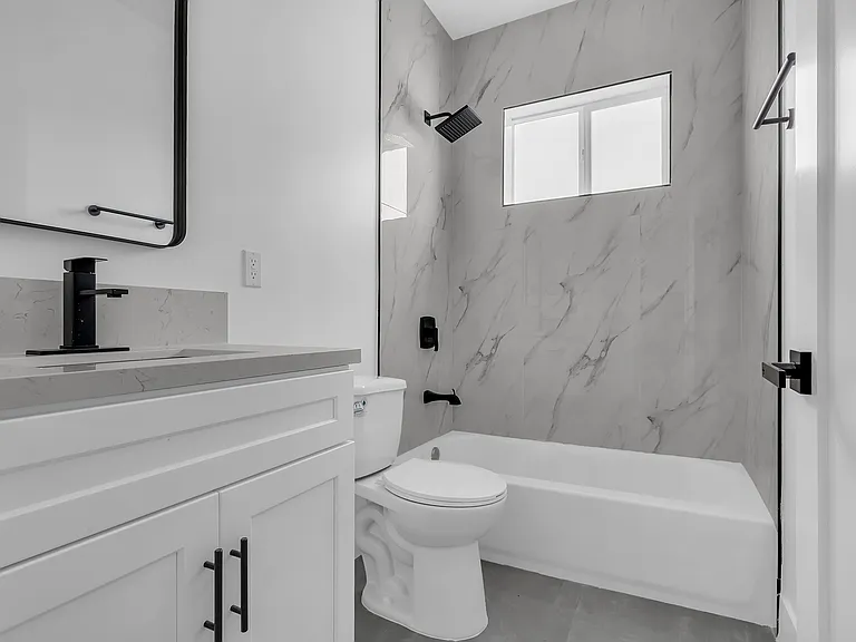 2821 Blanchard St #1 — Photo 6