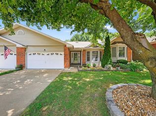2954 Oakmoor Dr #10B, Saint Charles, MO 63301
