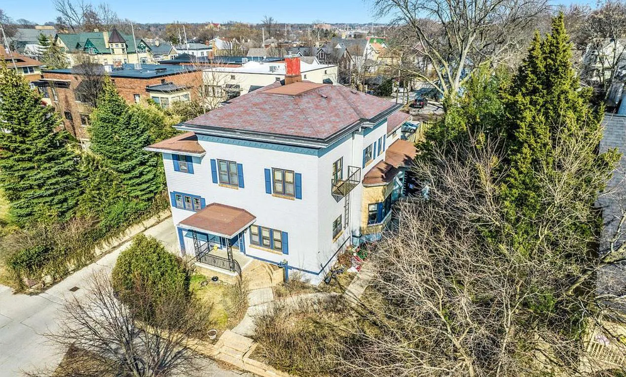 1 bed, $1,315 — Photo 1