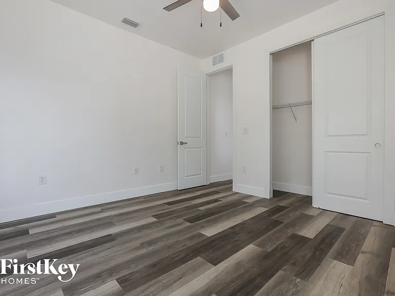 2698 Escambia Cir — Photo 11