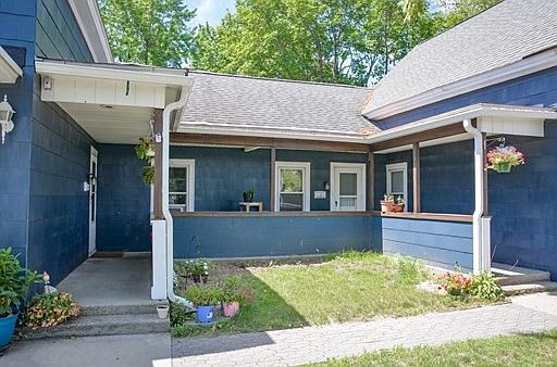 3rd image of 227-229 Summer St
