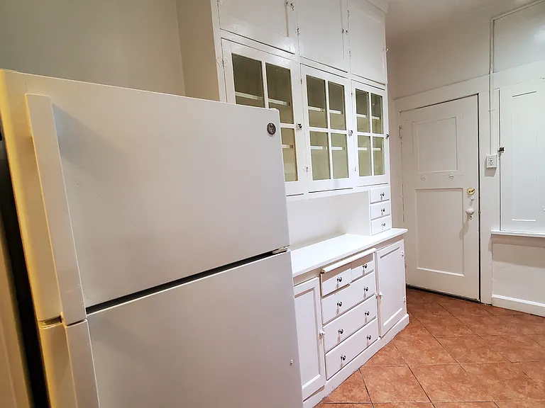 935 Hyde St #1 — Photo 7
