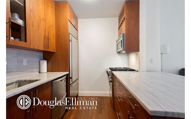 Rented by Douglas Elliman | media 24