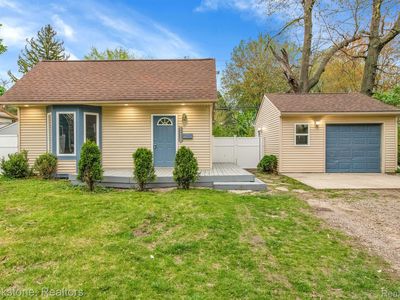 8228 Oak Park Blvd, Oak Park, MI, 48237