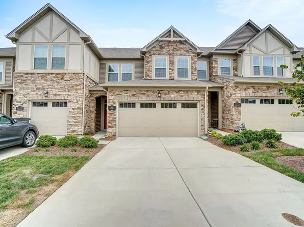 5822 Clan Maclaine Dr, Charlotte, NC 28278