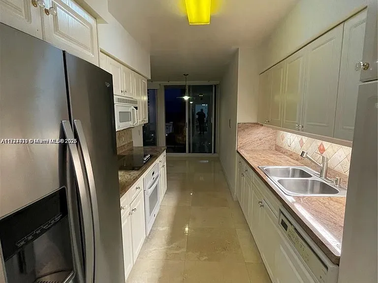16400 Collins Ave #9 — Photo 21