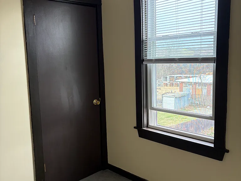 585 Wood Ave #3R — Photo 7