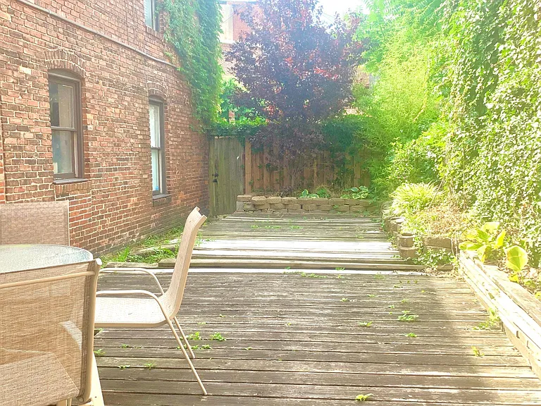 686 Washington Blvd — Photo 20