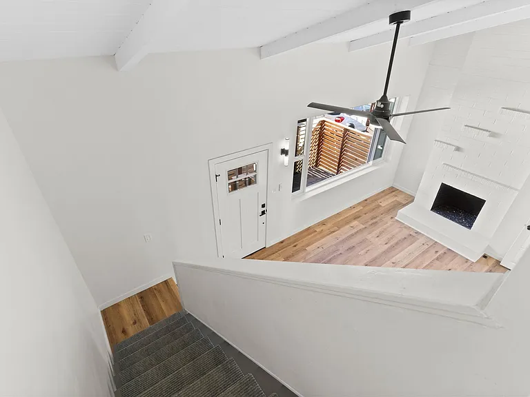 2055 Thomas Ave — Photo 7