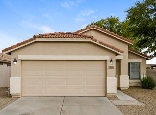 975 E Vernoa St, San Tan Valley, AZ 85140