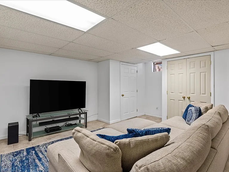 20 Alanson Ln — Photo 35