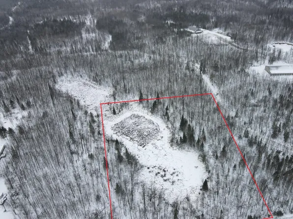 101 Baich Dr, Coleraine, MN 55722